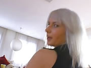 南歐白髮美女沉迷於吹簫後口射